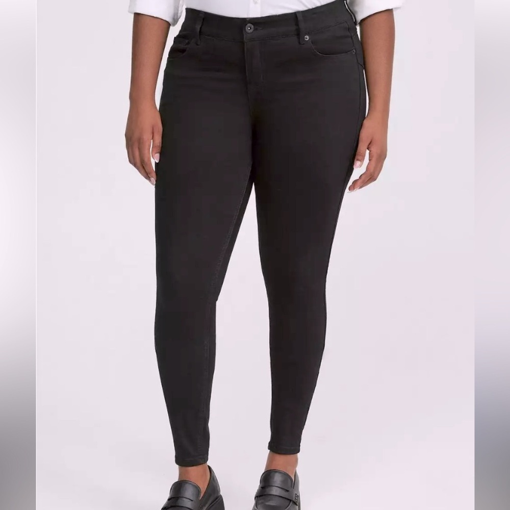 Torrid Bombshell Premium Stretch Skinny Jeans black size 16R
